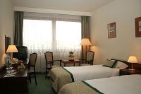 Hotel Hungaria City Center Budapest, Budapeszt - Sypialnia z widokiem na dworzec Keleti