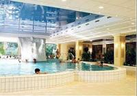 Basen pływacki i basen termalny - Hotel Termalny Danubius Spa Resort Budapeszt - na wyspie Małgorzaty