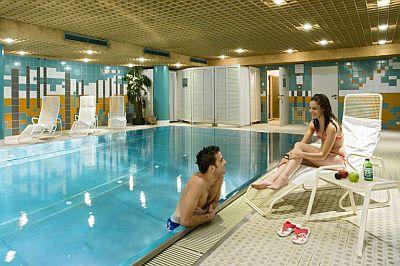 Basen pływacki w Hotelu Mercure Korona w Budapeszcie - Hotel Mercure Budapest Korona**** - Czterogwiazdkowy hotel w sercu Budapesztu