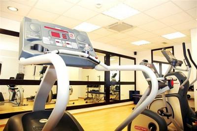 Sala Fitnes w Hotelu Leonardo Budapeszt - Tani Hotel czterogwiazdkowy Leonardo - Leonardo Hotel**** Budapest - czterogwiazdkowy hotel ceną ulgową blisko do mostu Petőfiego, oferty promocyjne hotelu Leonardo Budapeszt